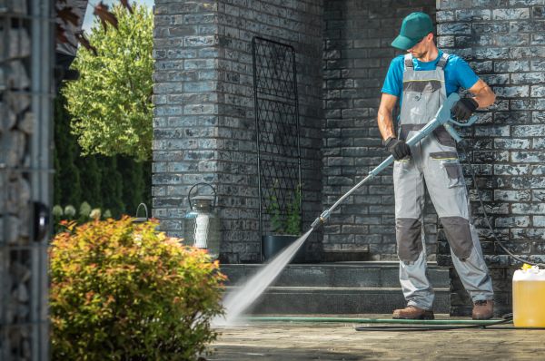 Cost of Outside House Cleaning in Charlotte
